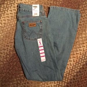 new wrangler women's jeans